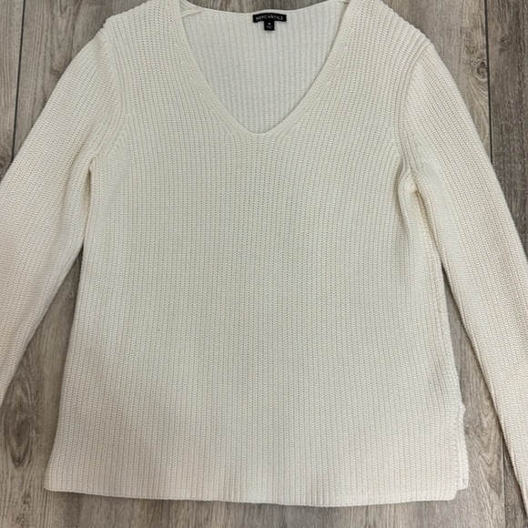 J. Crew Merchantile women’s white medium sweater - Picture 3 of 4